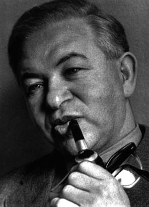 Arne Jacobsen — Unknown authorUnknown author (Public domain) Arne Jacobsen