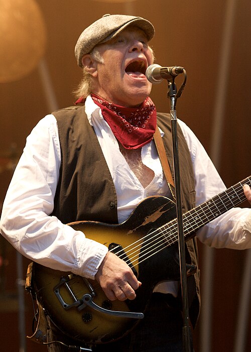 Kim Larsen — Simon Wedege Petersen (CC BY-SA 3.0) Kim Larsen